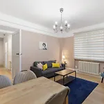 Kenton Court